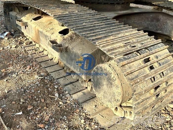 Komatsu PC200-8 حفارات زحافة