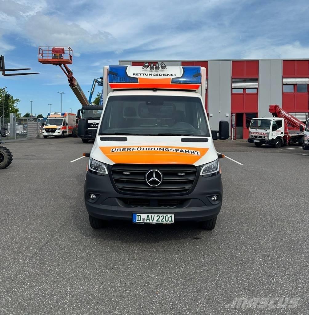 Mercedes-Benz 100 D سيارات إسعاف