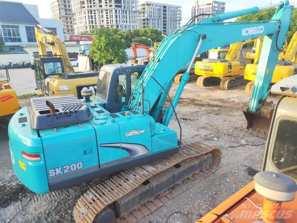 Kobelco SK 200-8 حفارات زحافة