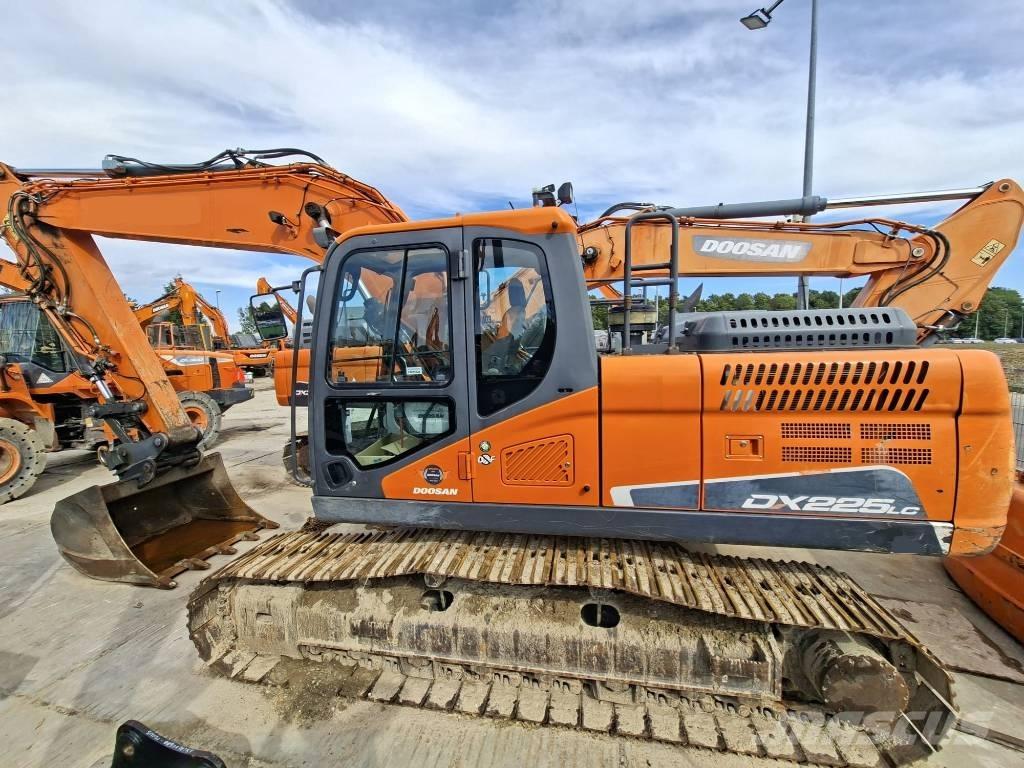 Doosan DX 225 LC-5 حفارات زحافة