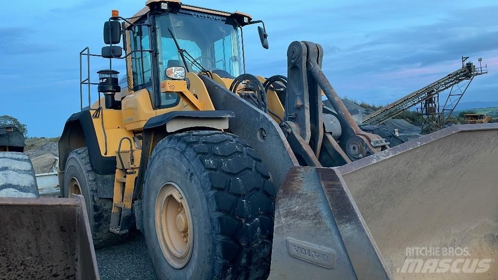 Volvo L180H لوادر بعجل