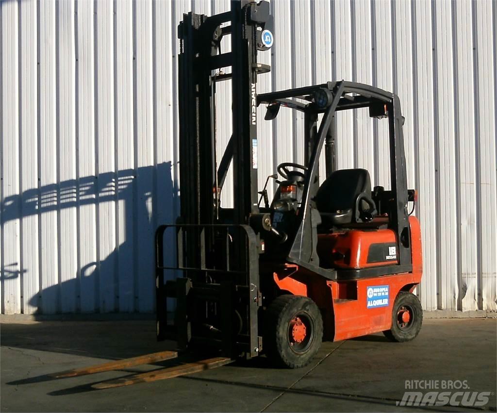 Nissan FD01A18Q شاحنات الديزل