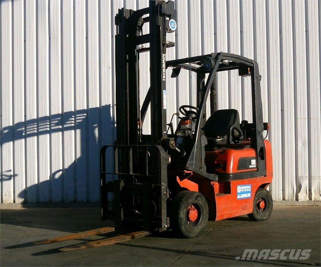 Nissan FD01A18Q شاحنات الديزل