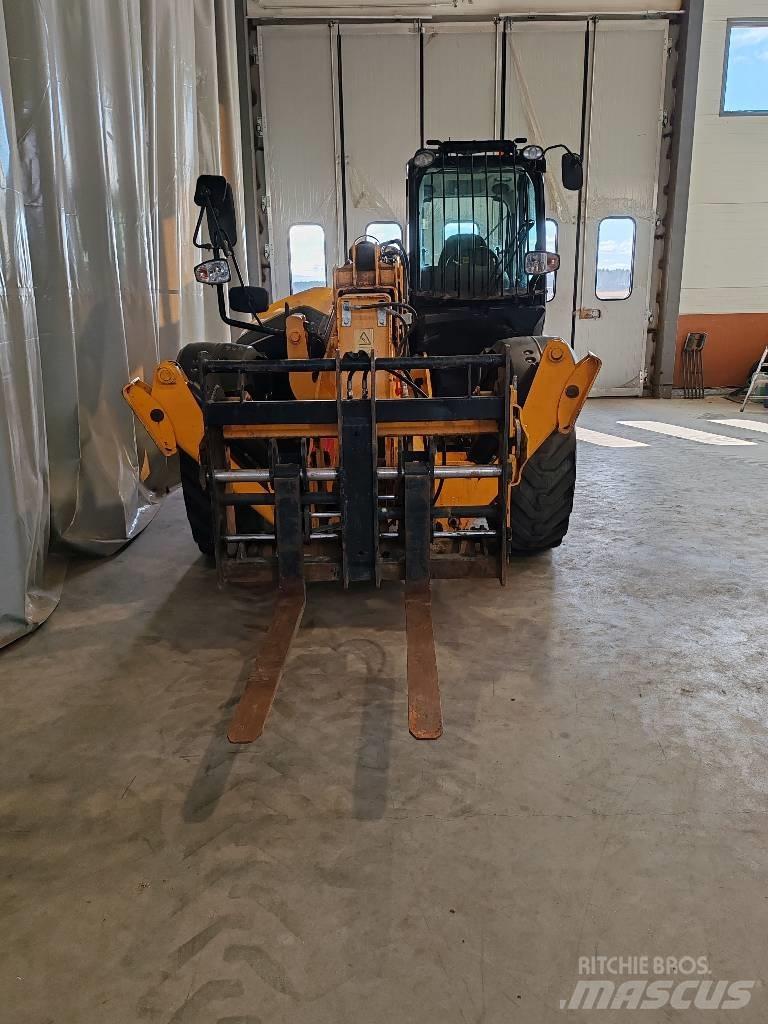 JCB 535-125 Hiviz مناولات متداخلة
