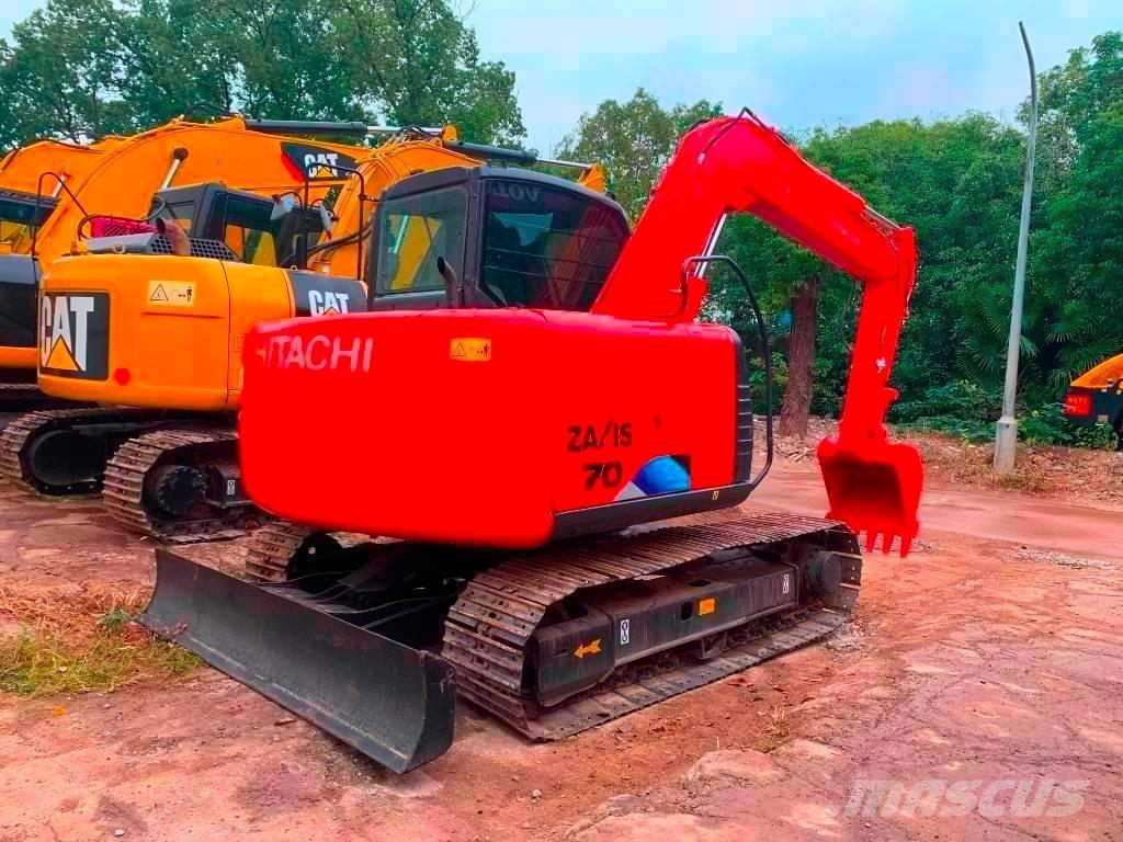 Hitachi Zaxis 70 حفارات زحافة