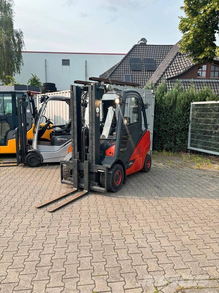Linde H 30 D شاحنات الديزل
