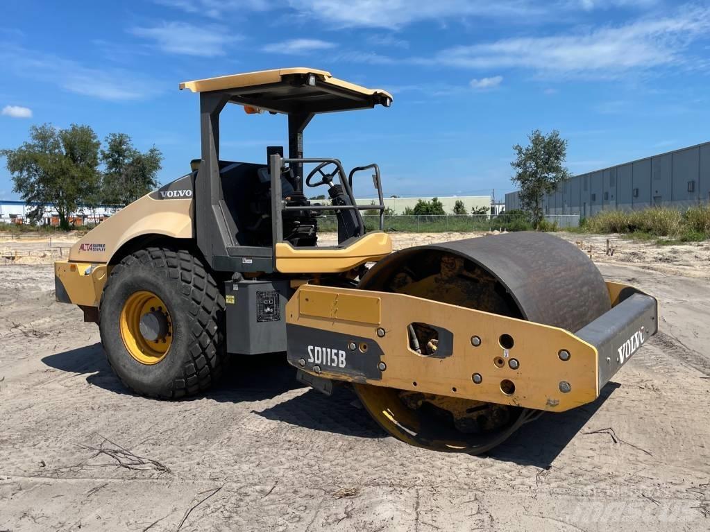 Volvo SD 115 B مداحل أحادية الأسطوانة