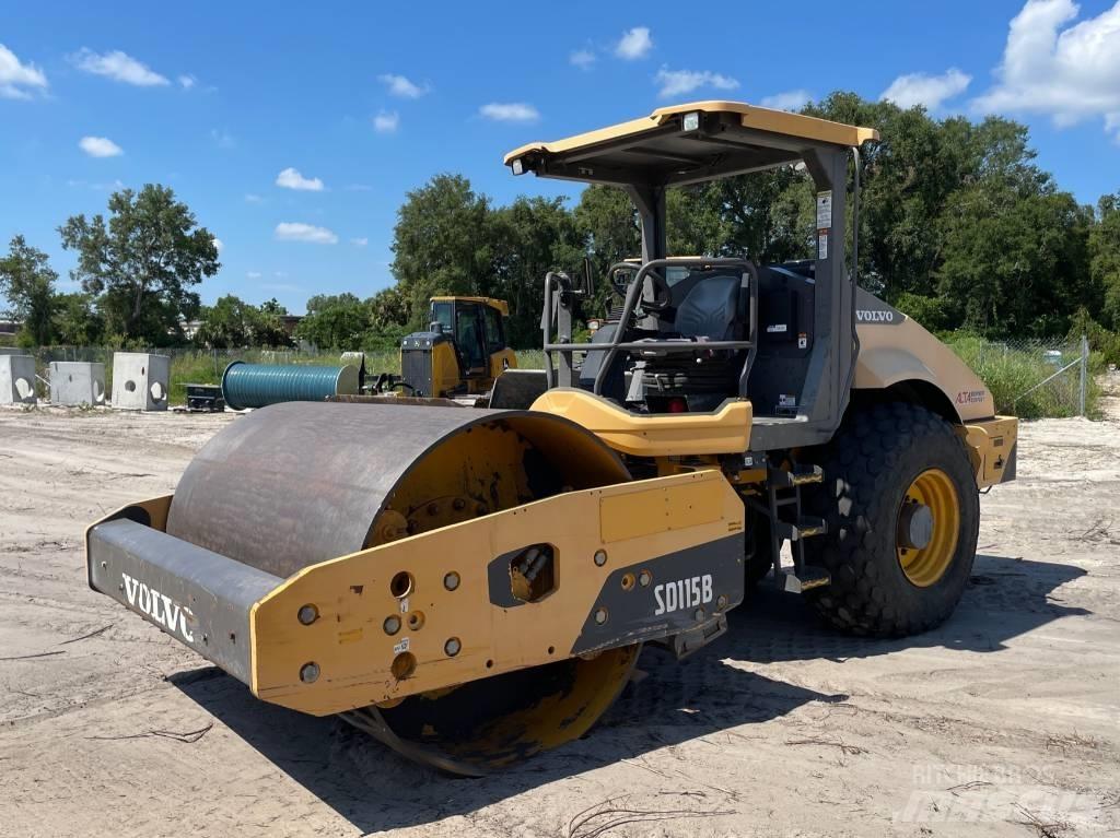Volvo SD 115 B مداحل أحادية الأسطوانة