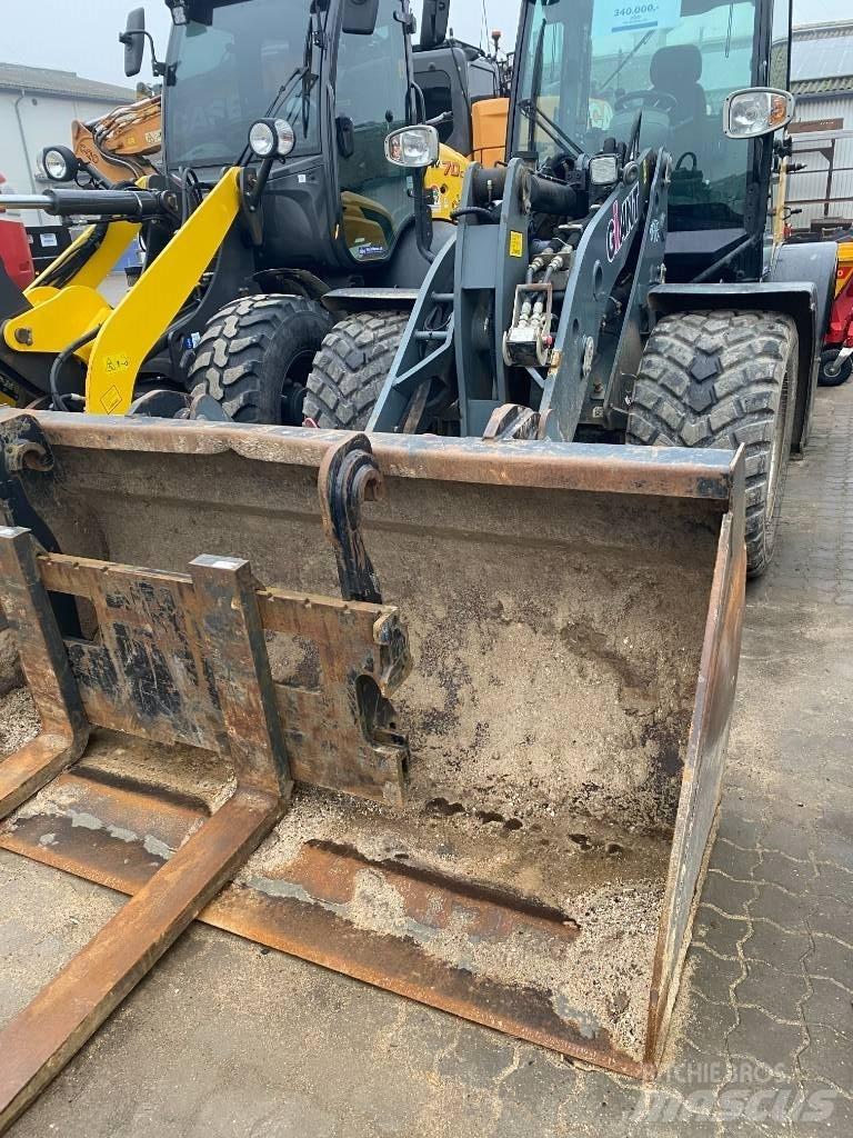 GiANT V 761 T لوادر صغيرة