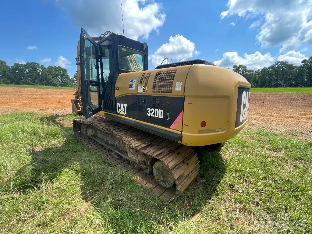 CAT 320 D L حفارات زحافة