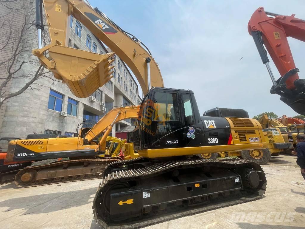 CAT 336 D حفارات زحافة