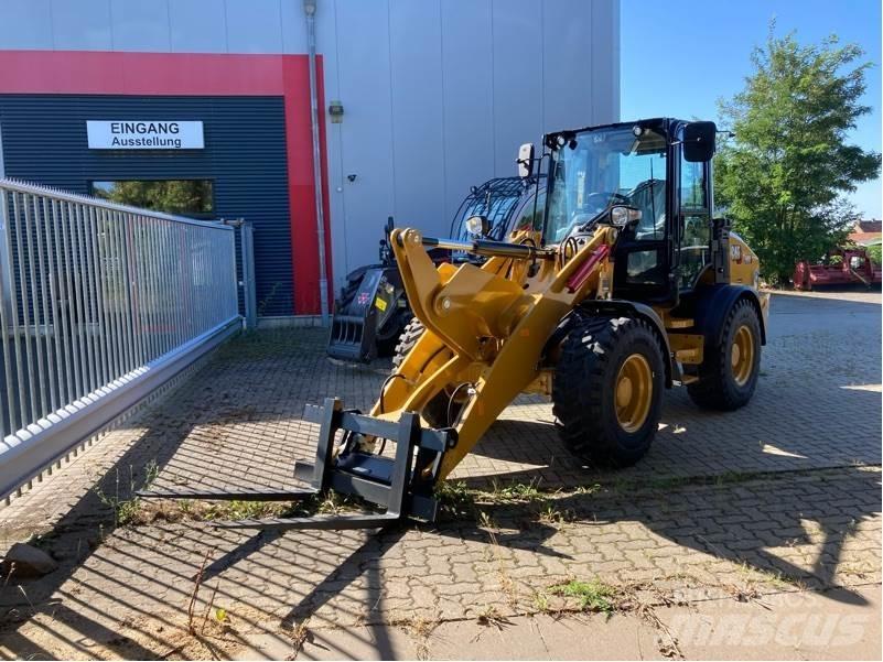 CAT 908 HL لوادر بعجل