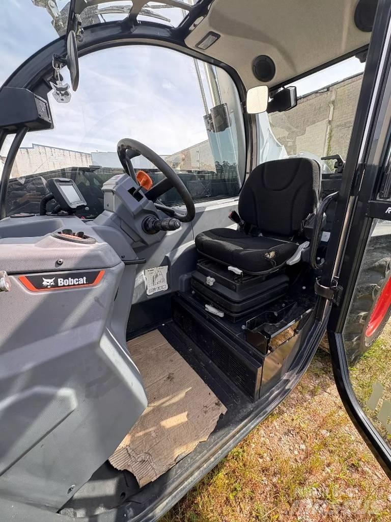 Bobcat TL 26.60 معدات مناولة لأغراض الزراعة