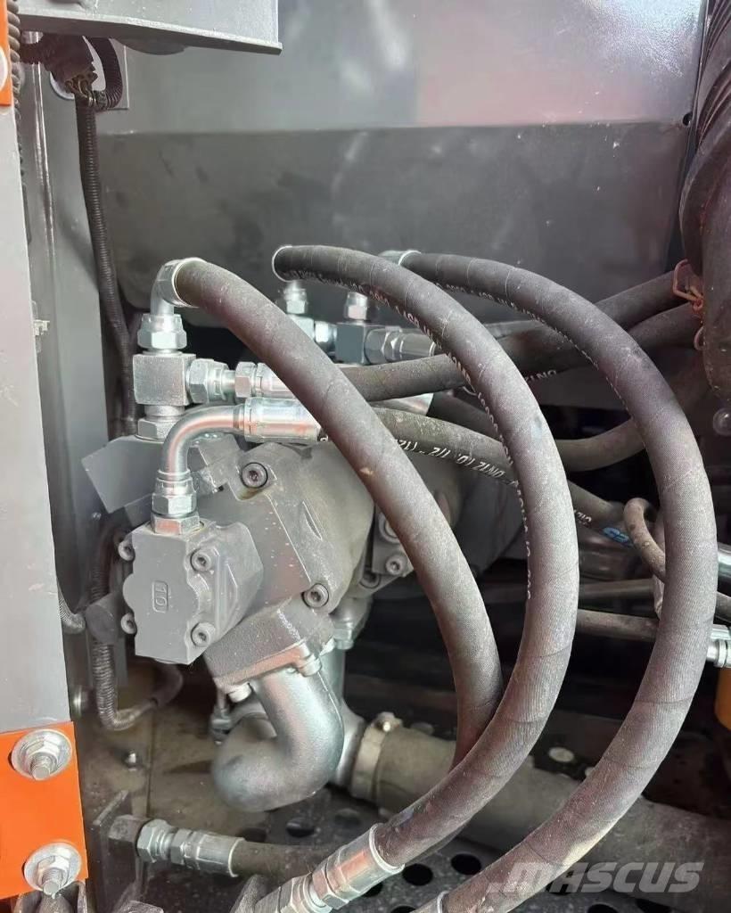 Hitachi 70 حفارات صغيرة أقل من 7 طن (حفارات صغيرة)