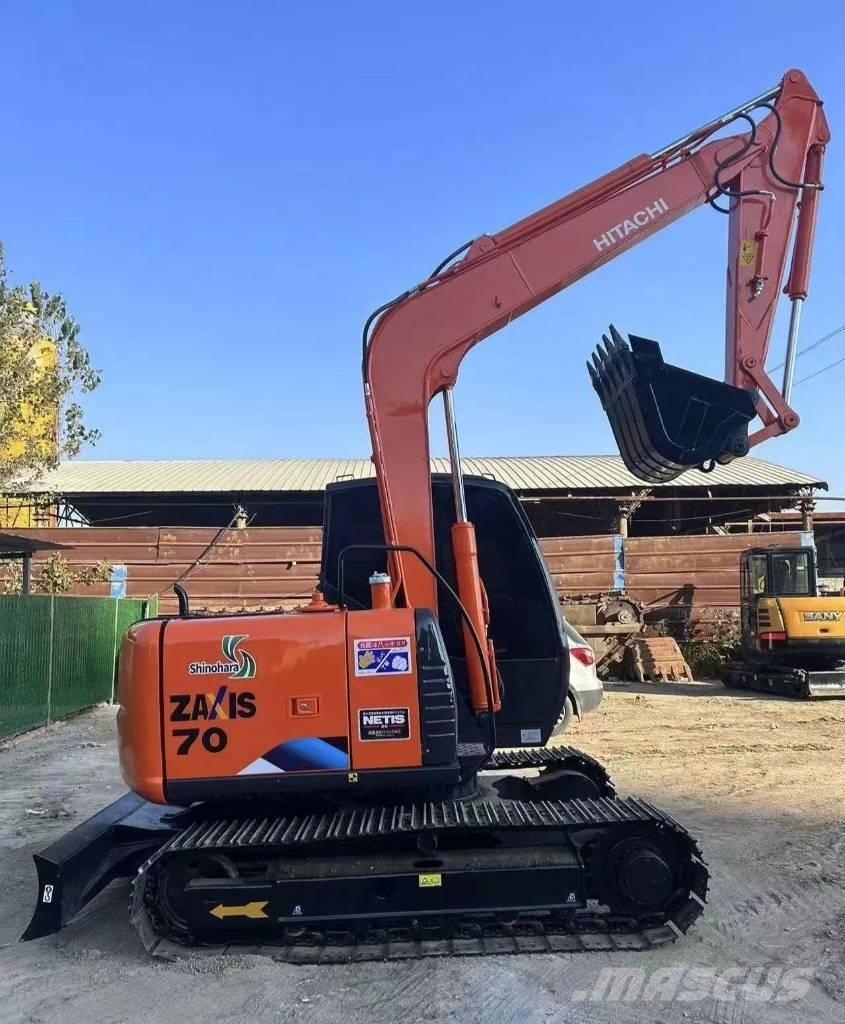 Hitachi 70 حفارات صغيرة أقل من 7 طن (حفارات صغيرة)