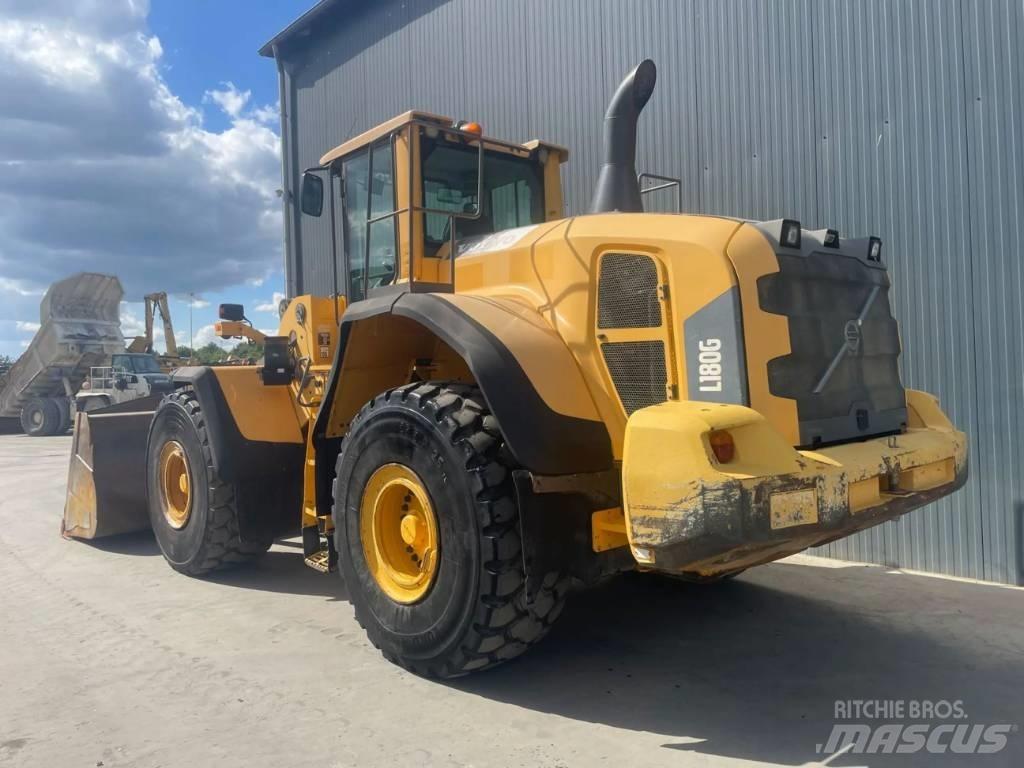 Volvo L180G لوادر بعجل