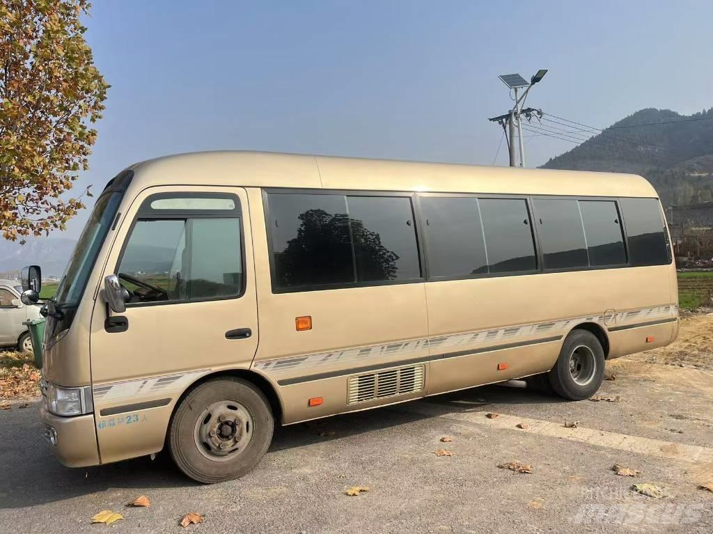 Toyota Coaster حافلة داخل المدينة