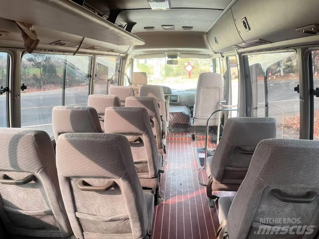 Toyota Coaster حافلة داخل المدينة