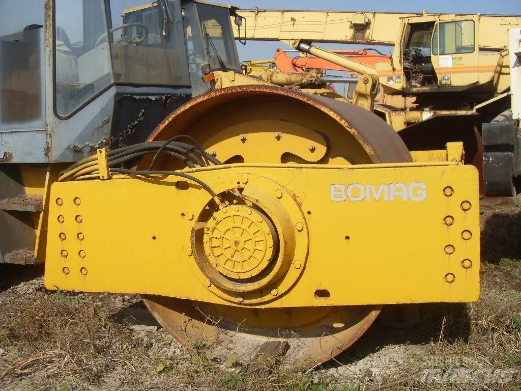 Bomag 217D مداحل أحادية الأسطوانة