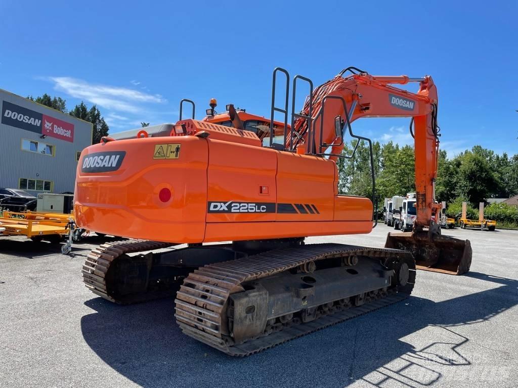 Doosan DX 225 LC-3 حفارات زحافة