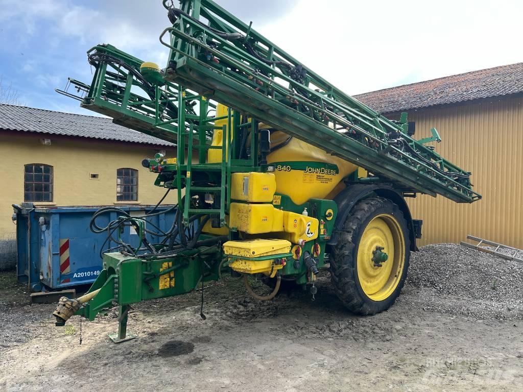 John Deere 840 الرشاشات