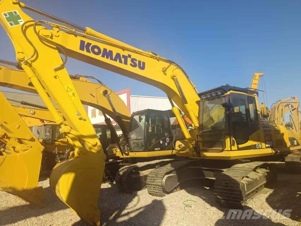 Komatsu PC 200 حفارات زحافة