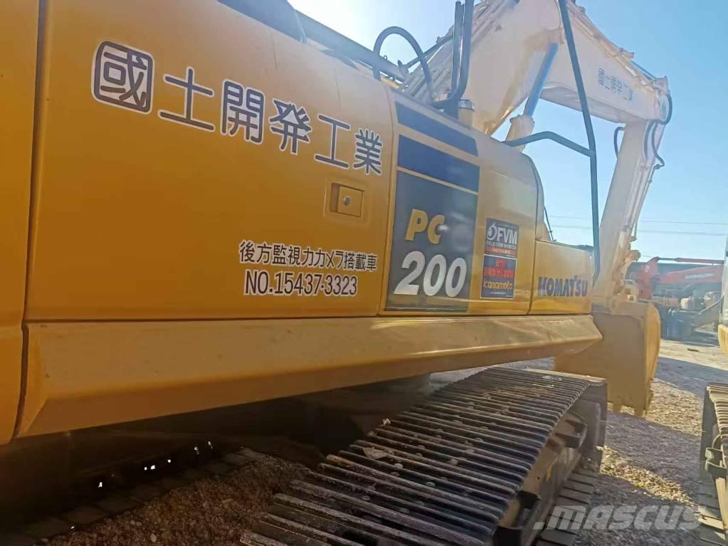 Komatsu PC 200 حفارات زحافة
