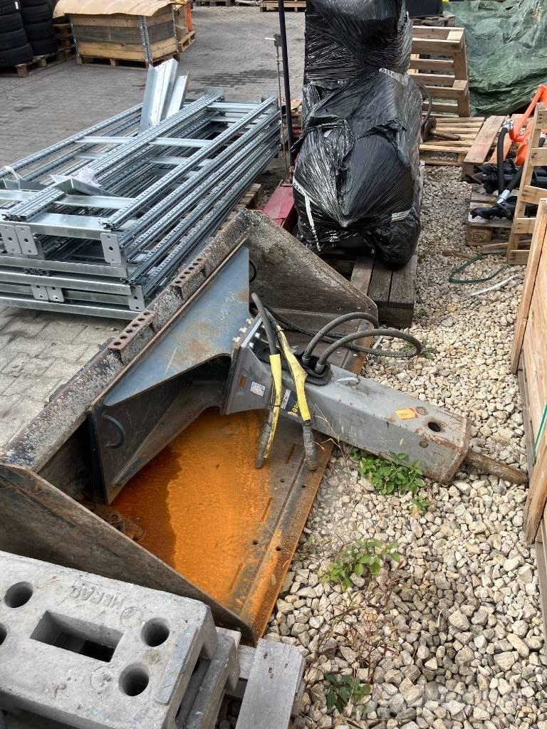 Bobcat S 570 لوادر انزلاقية التوجيه