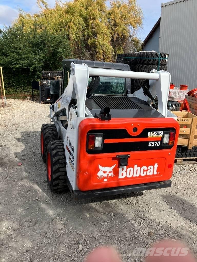 Bobcat S 570 لوادر انزلاقية التوجيه