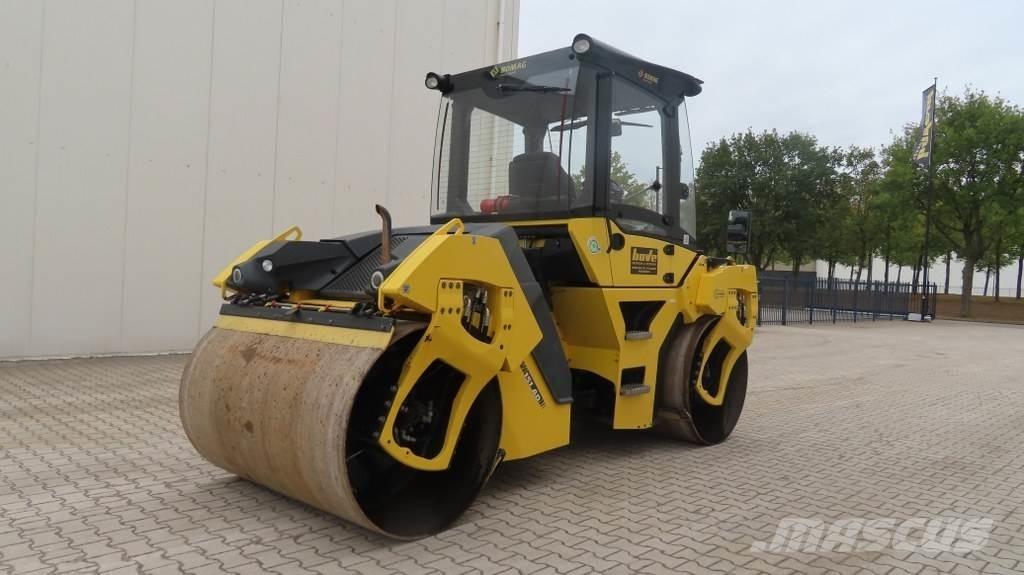 Bomag BW151 AD-5 مداحل ثنائية الاسطوانة