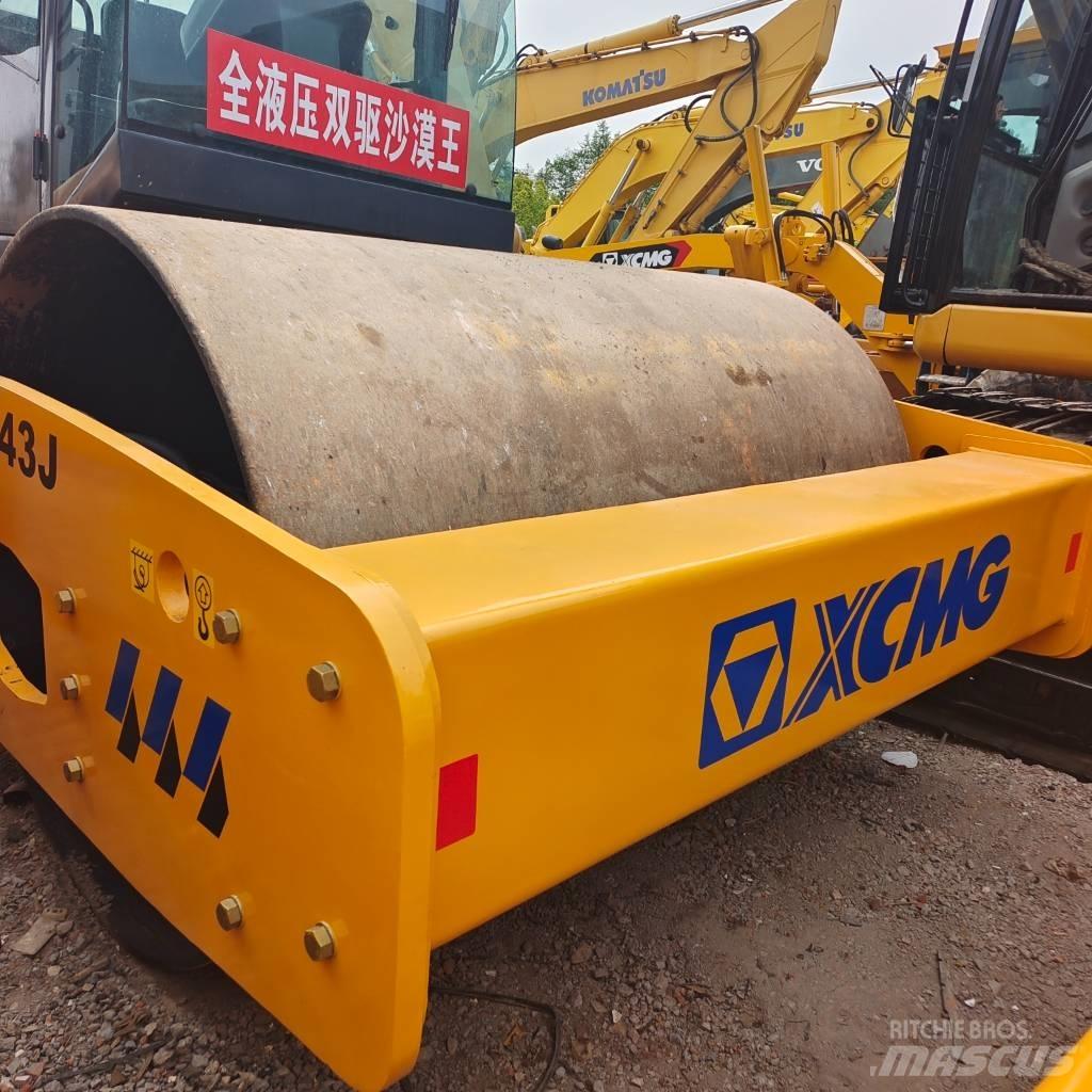 XCMG XS143J مداحل أحادية الأسطوانة