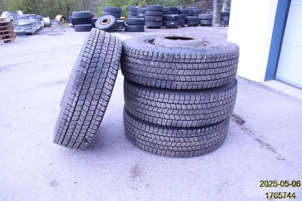 Yokohama SY397 الإطارات والعجلات والحافات