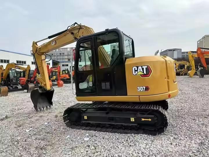 CAT 307 حفارات زحافة