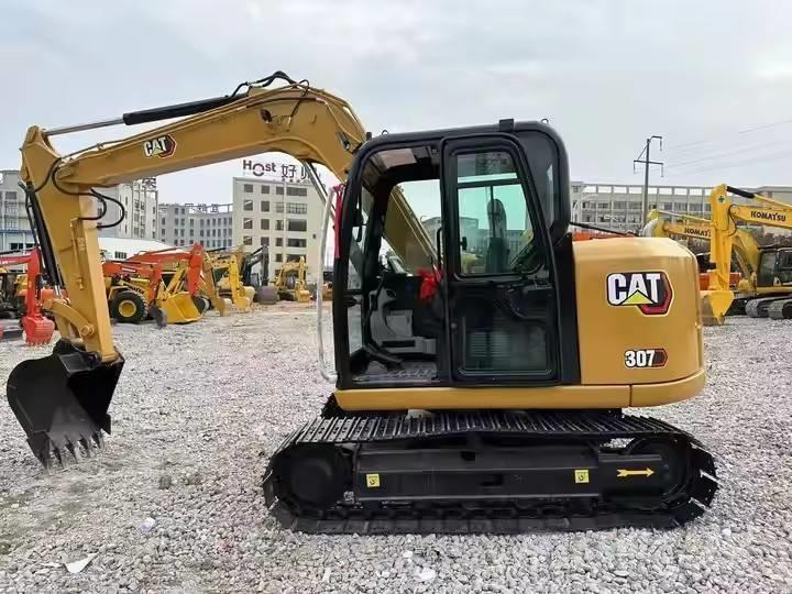 CAT 307 حفارات زحافة