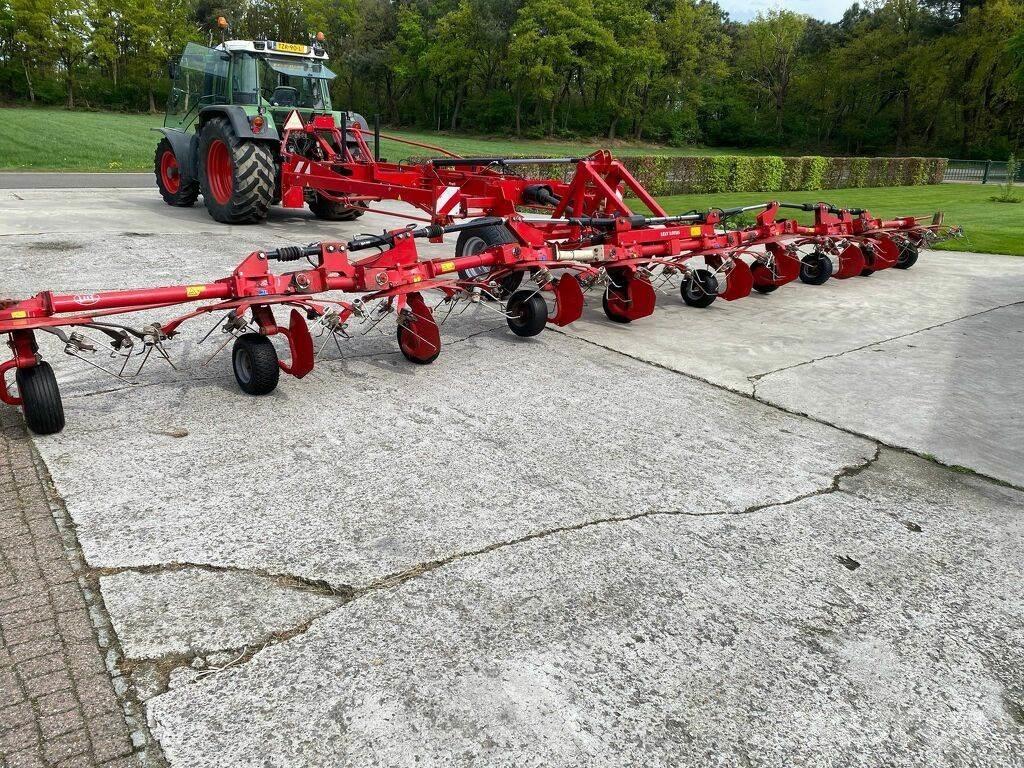 Lely 1250 مكابس وميبسات التبن