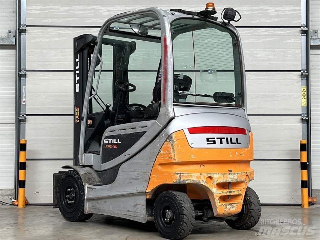 Still RX60-25 شاحنات ذات رافعات شوكية تعمل بالكهرباء