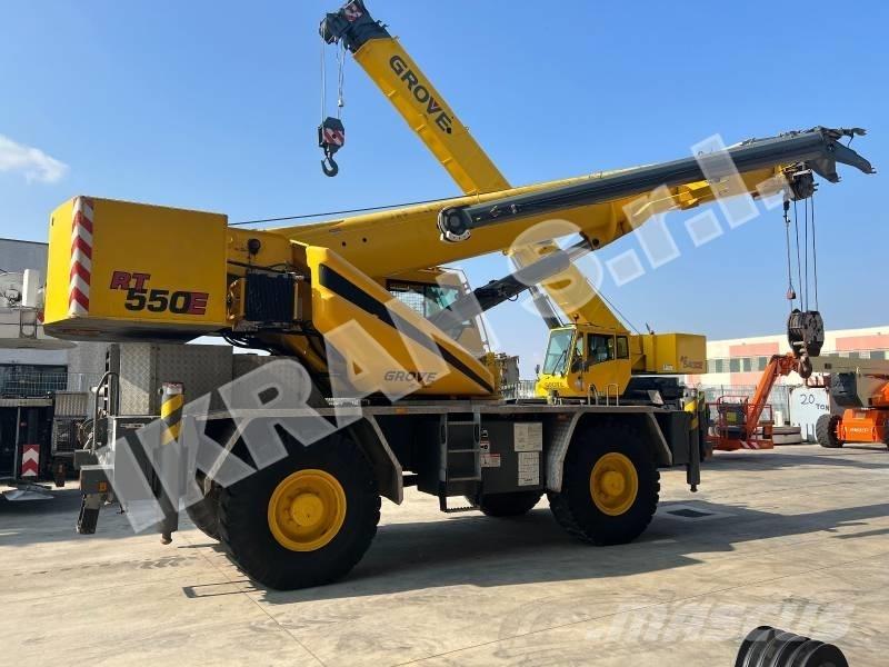 Grove RT550E رافعات الطرق الوعرة