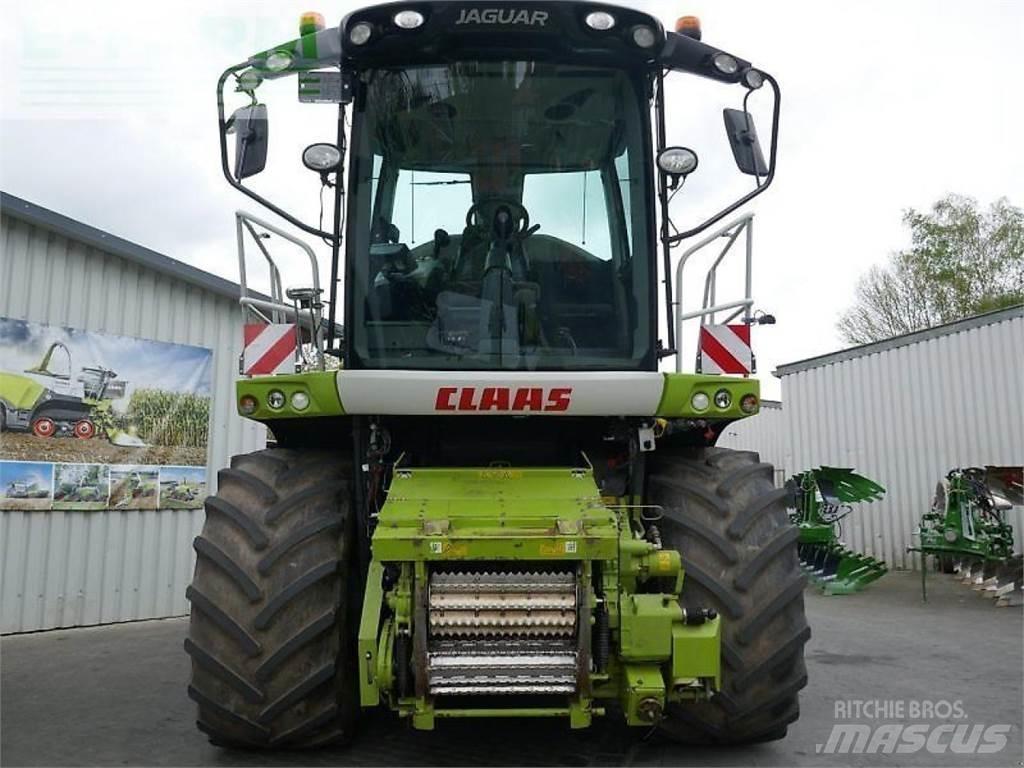 CLAAS jaguar 850 علافات ذاتية الدفع