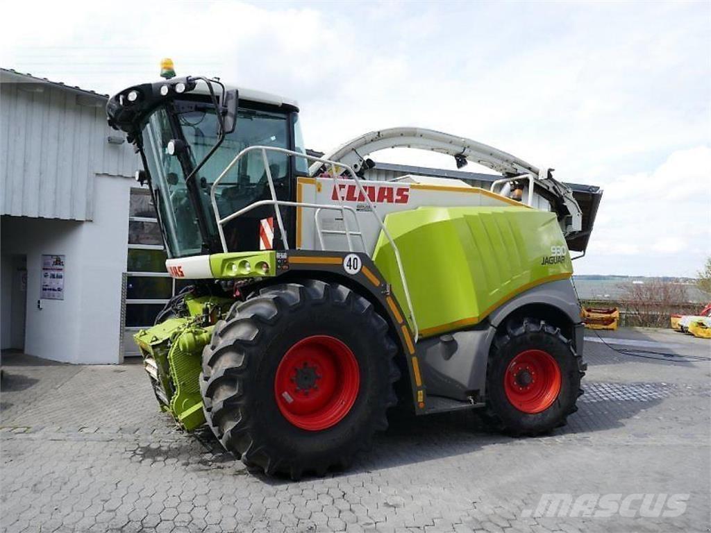 CLAAS jaguar 930 علافات ذاتية الدفع