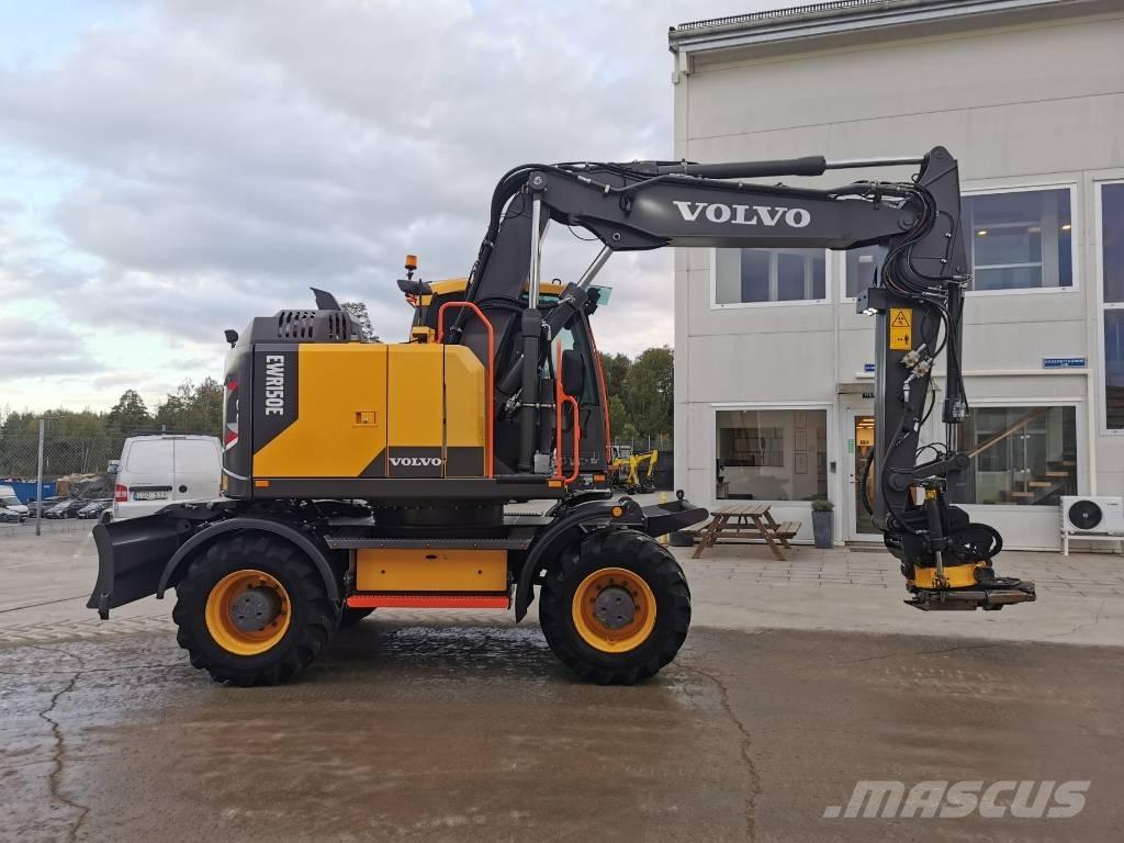 Volvo EWR 150 E حفارات بعجل