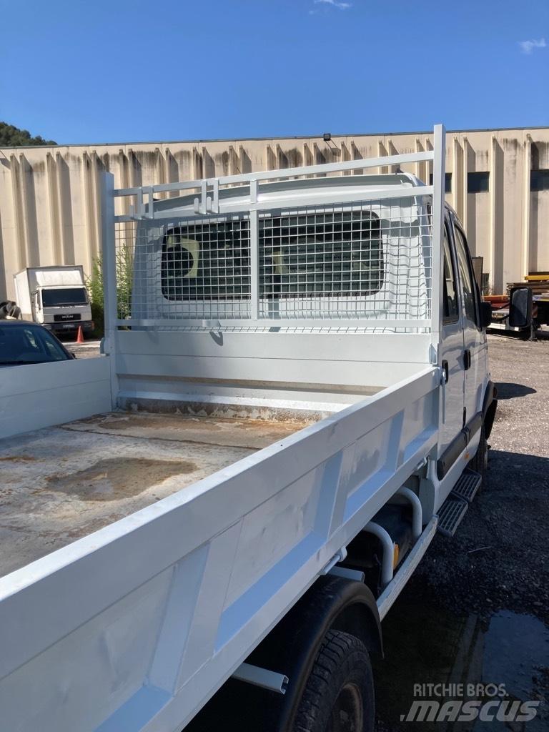 Renault Mascott 130 شاحنات خفيفة/مفصلية الجوانب