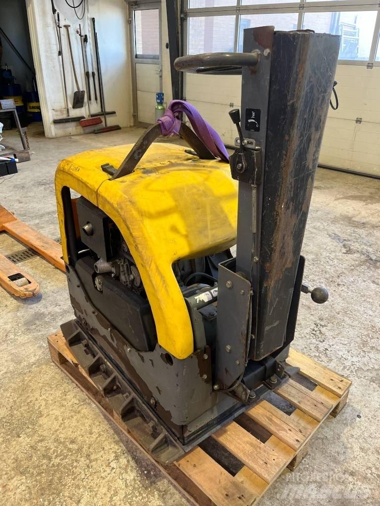 Atlas Copco LG 504 ضاغطات التربة