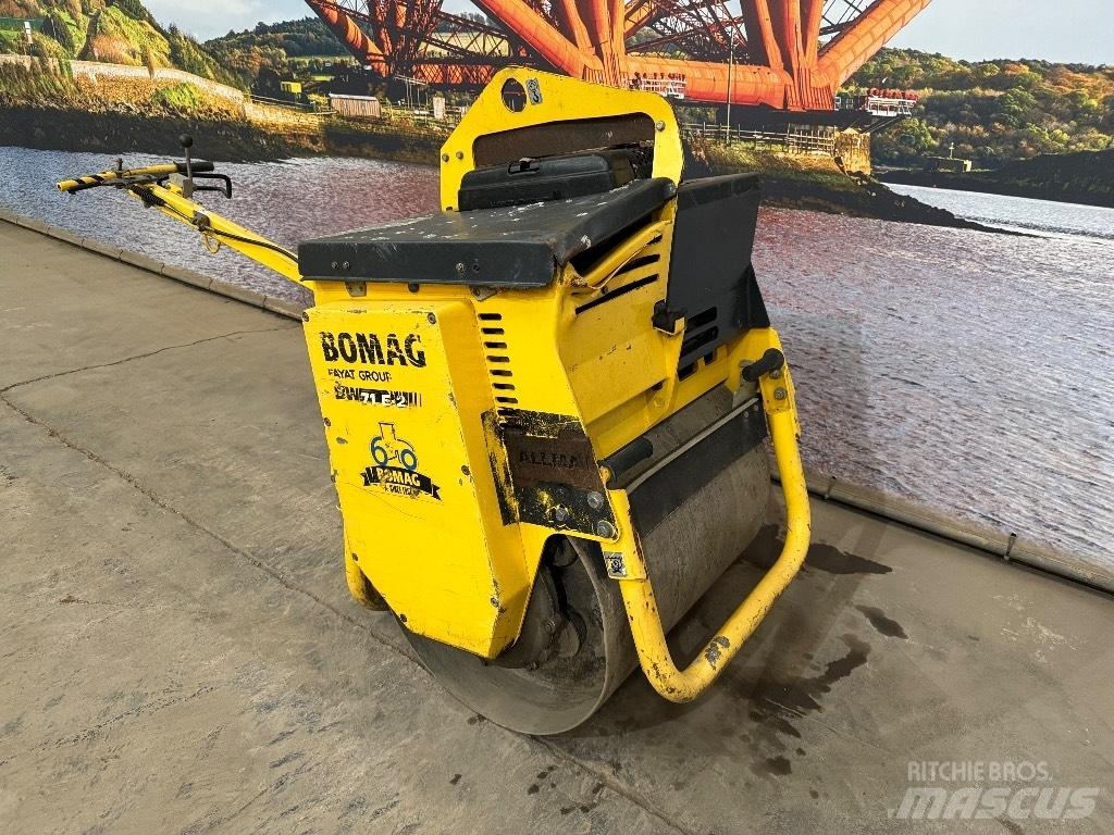 Bomag BW 71 E-2 مداحل أحادية الأسطوانة