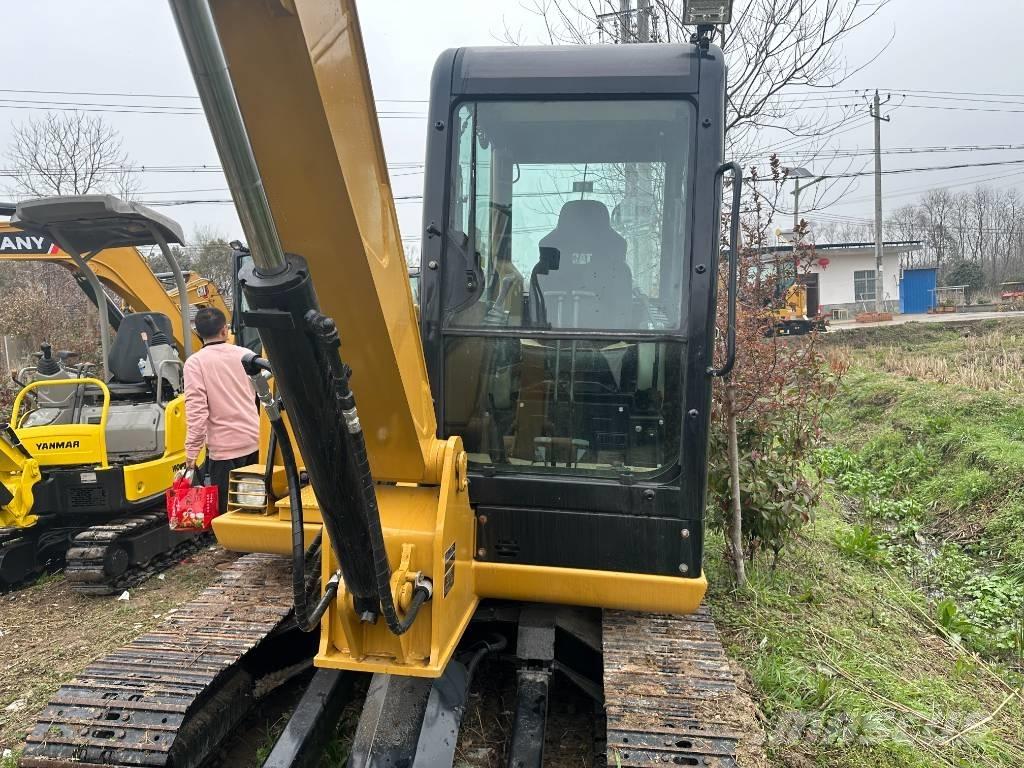 CAT 306D حفارات زحافة