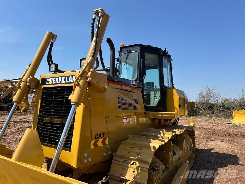 CAT D6G بلدوزرات مجنزرة