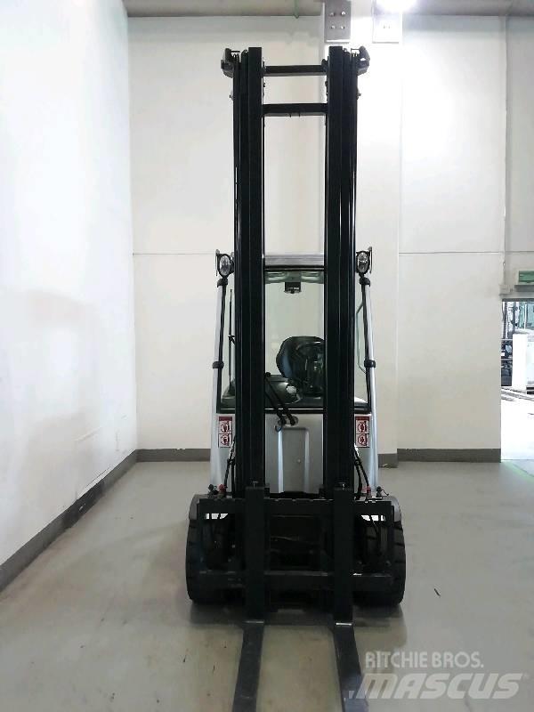 Still RX 60-30 شاحنات ذات رافعات شوكية تعمل بالكهرباء
