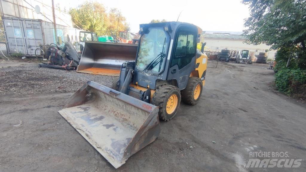 Volvo MC 115 C لوادر انزلاقية التوجيه
