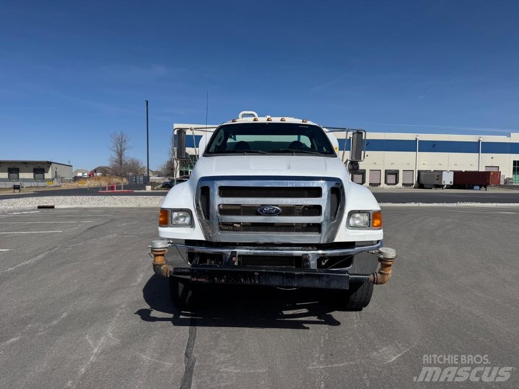 Ford F 750 XL صهاريج مياه