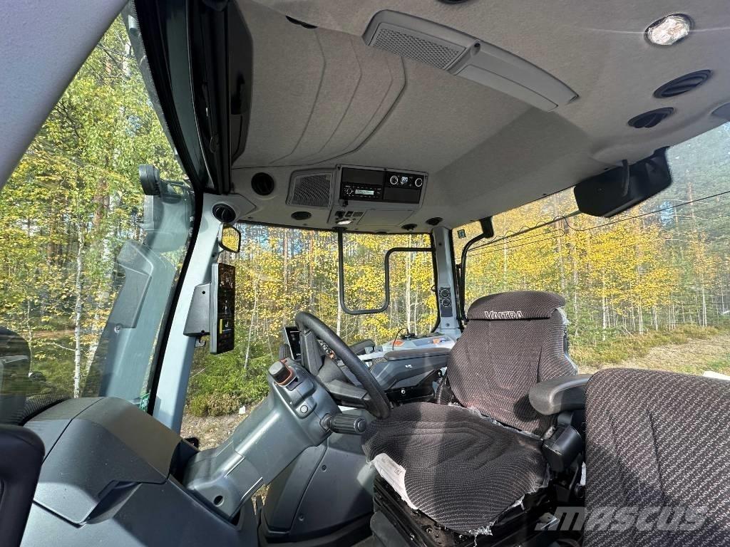 Valtra N175 V الجرارات