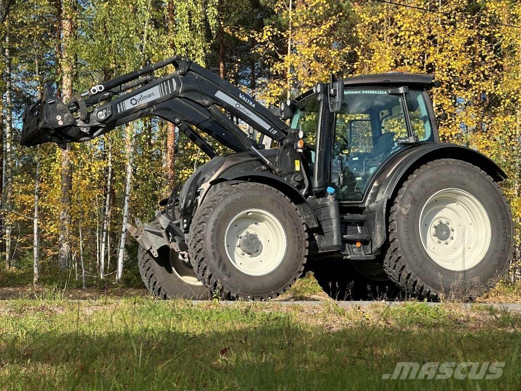 Valtra N175 V الجرارات